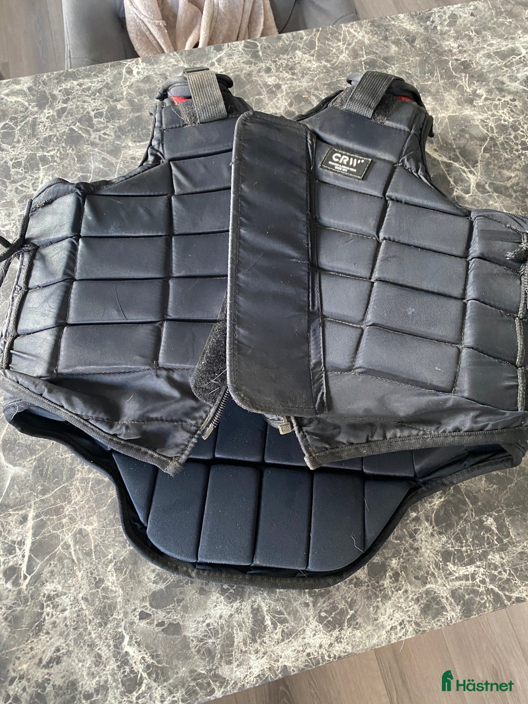 Säkerhetsvästar ryttarutrustning till salu: Västar, hjälm  i Jämjö - Annons 6