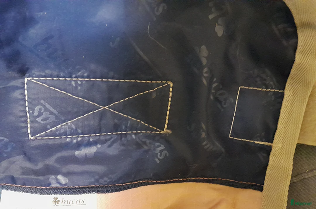 Täcken hästutrustning till salu: Mini 70/100 Bucas Turnout Light i Gammelstad - Annons 3