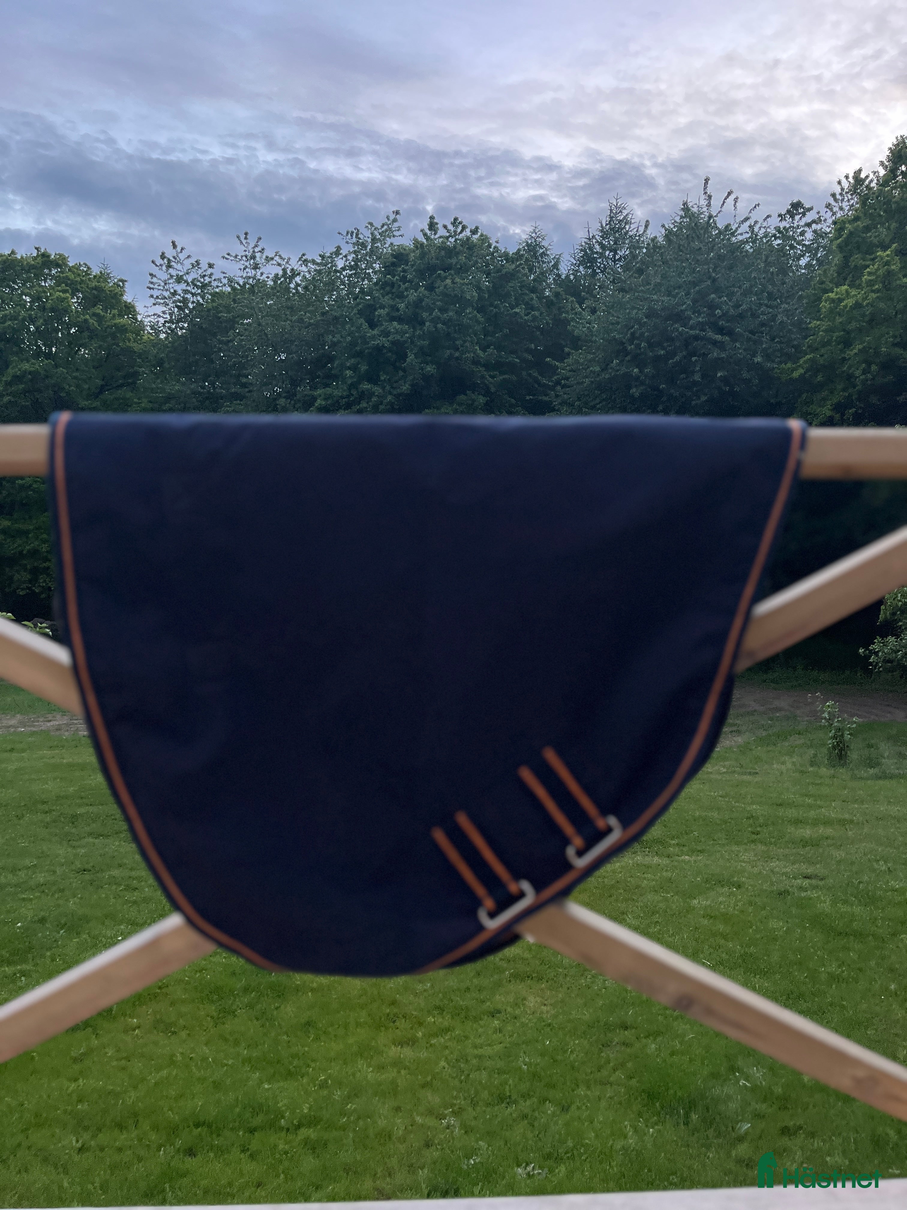 Täcken hästutrustning till salu: Blått halstäcke stl 125 i Skurup - Annons 10