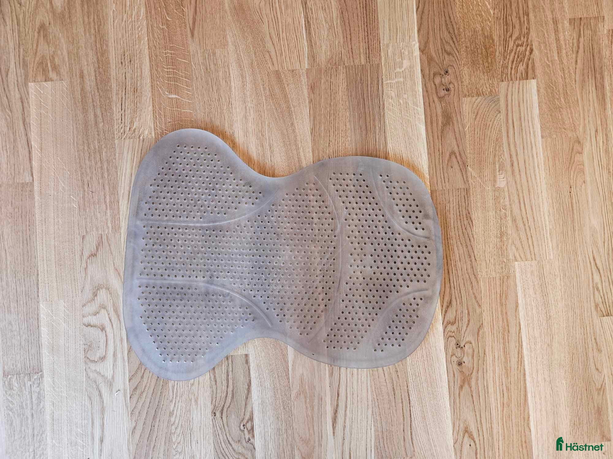 Schabrak & Vojlockar hästutrustning till salu: Gelpad transparent i Karlsborg - Annons 19