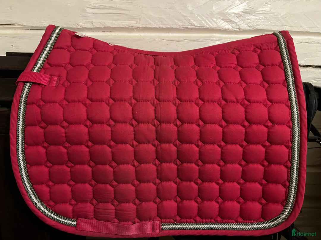 Schabrak & Vojlockar hästutrustning till salu: Golf Medal schabrak i Bollebygd - Annons 1