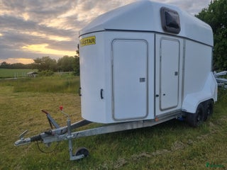 Hästtransporter fordon & transport till salu: Ringostar nyrenoverad i Romakloster - Annons 2