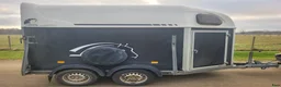 Hästtransporter  fordon & transport till salu: Hästtransport med lem och dörr baktill i Slöinge - Annons 3