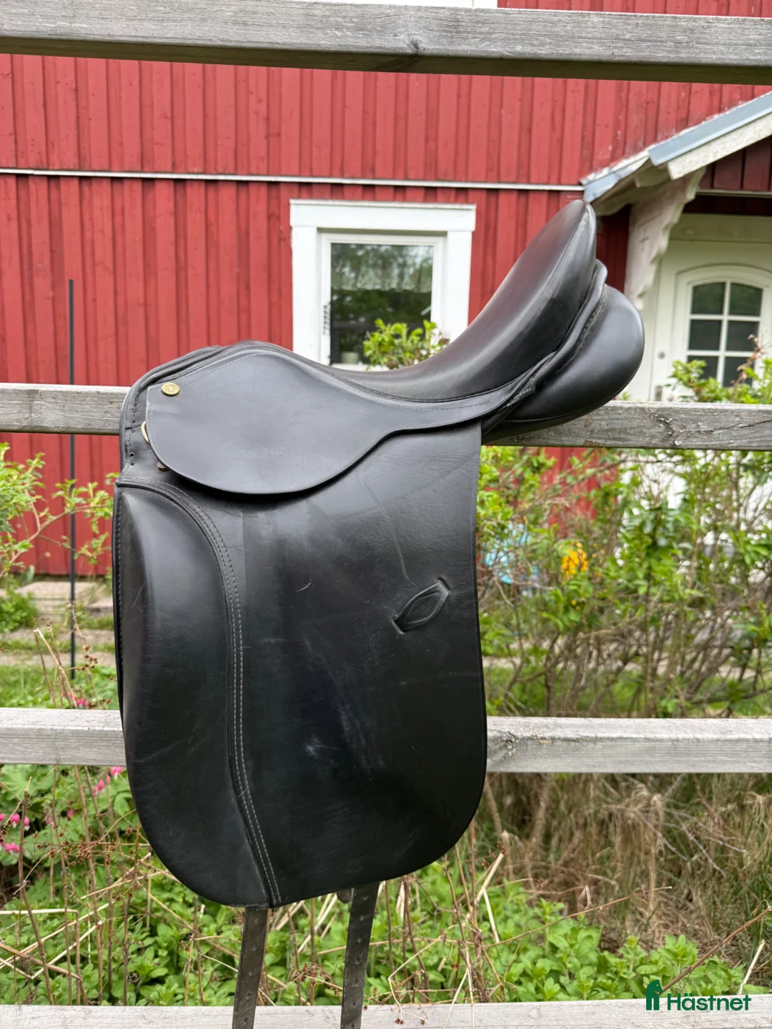 Sadlar hästutrustning till salu: Dressyrsadel Henriderivel - Annons 1