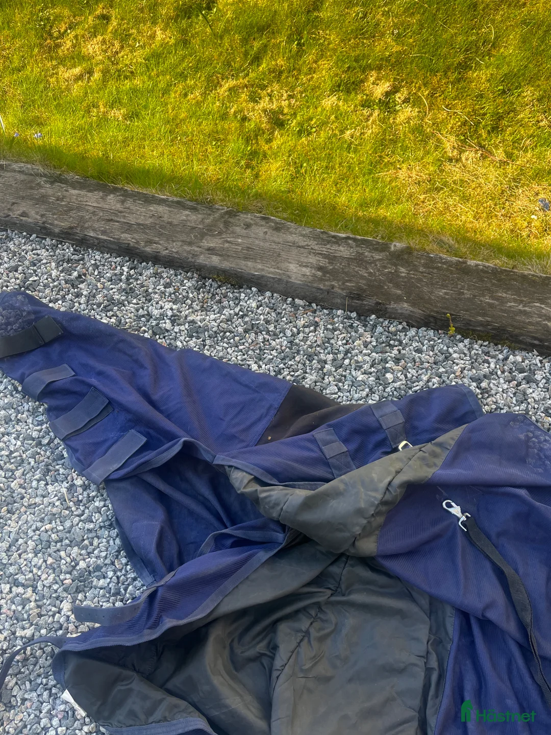 Täcken hästutrustning till salu: Svettäcke med hals - Annons 2