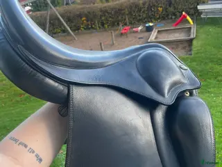 Sadlar hästutrustning Eques Sella plus 17,5” - Annons 5