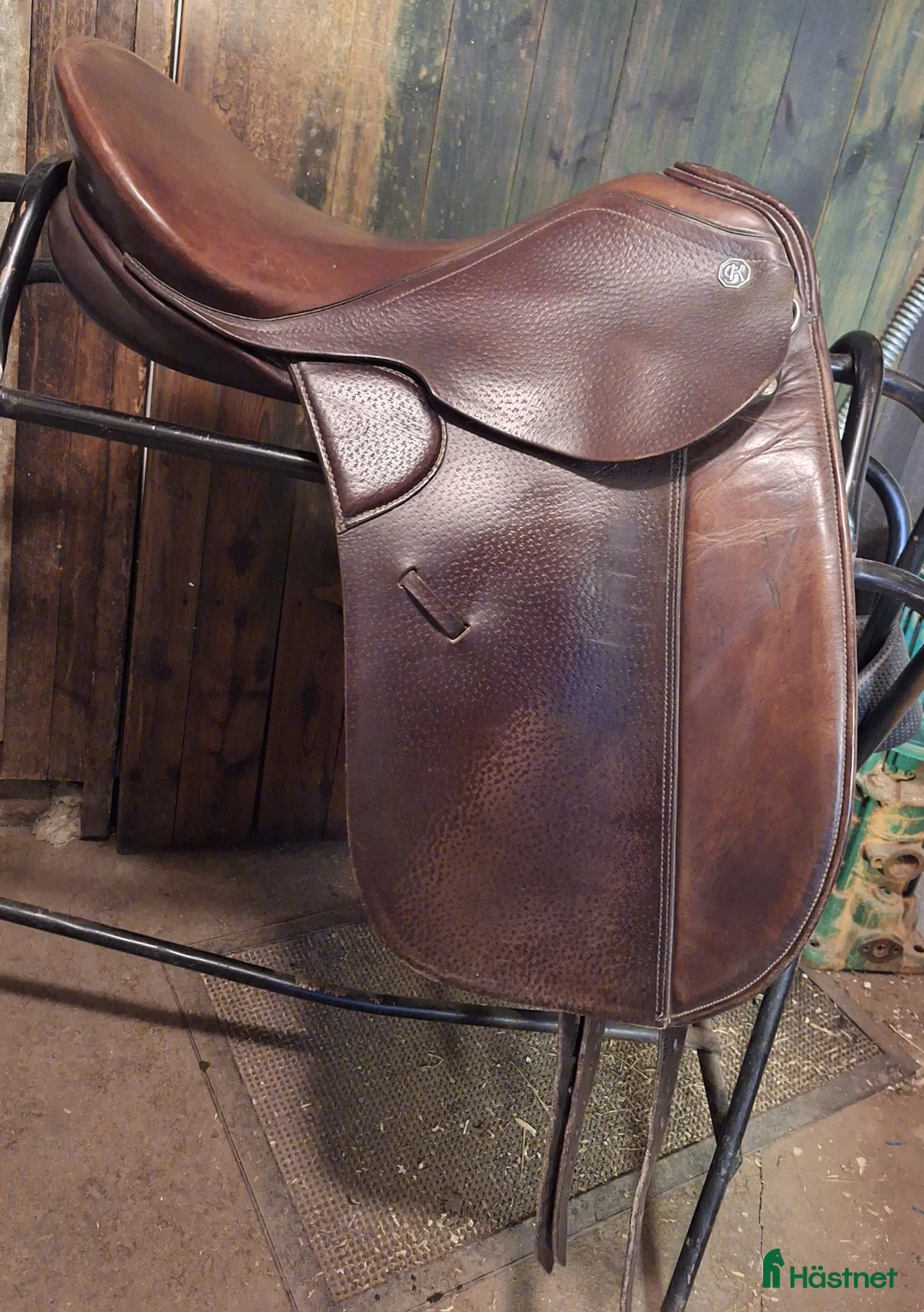 Sadlar hästutrustning till salu: Kieffer dressyrsadel  - Annons 1