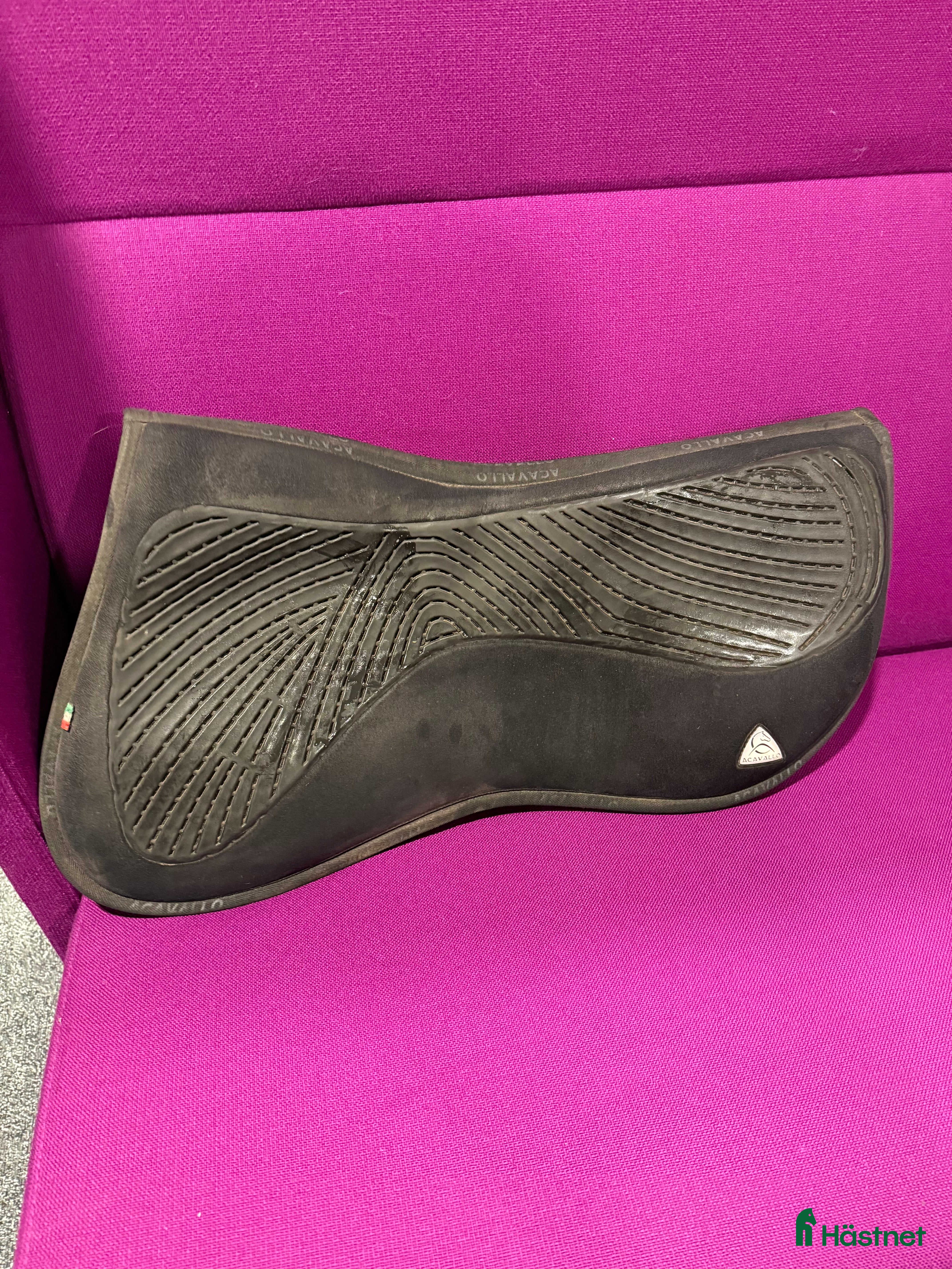 Sadeltillbehör hästutrustning Fin Acavallo memoryfoam gel pad storlek L i Linköping - Annons 13
