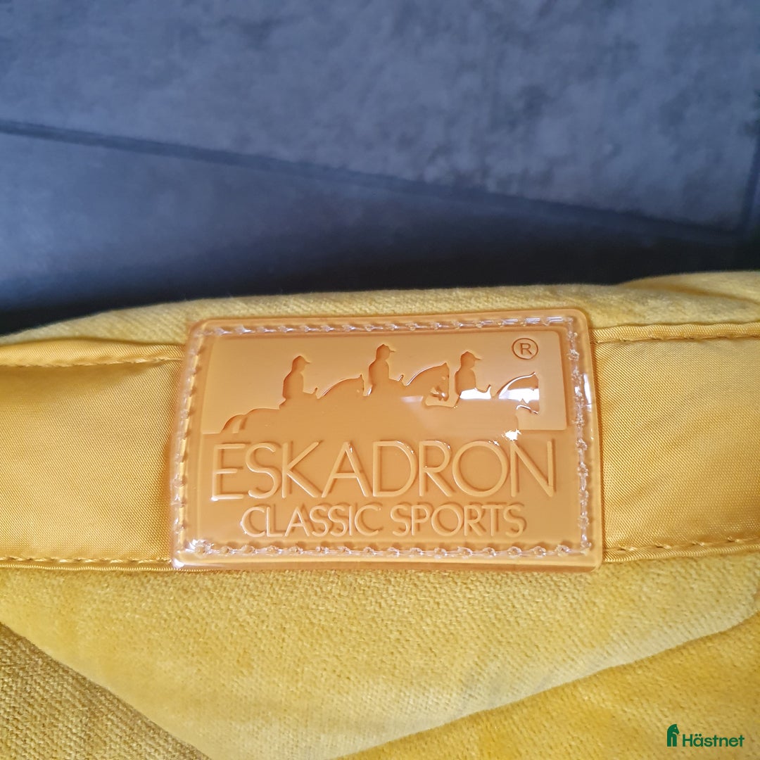 Schabrak & Vojlockar hästutrustning till salu: Eskadron dressyrschabrak inkl lindor Full  i Tranås - Annons 5