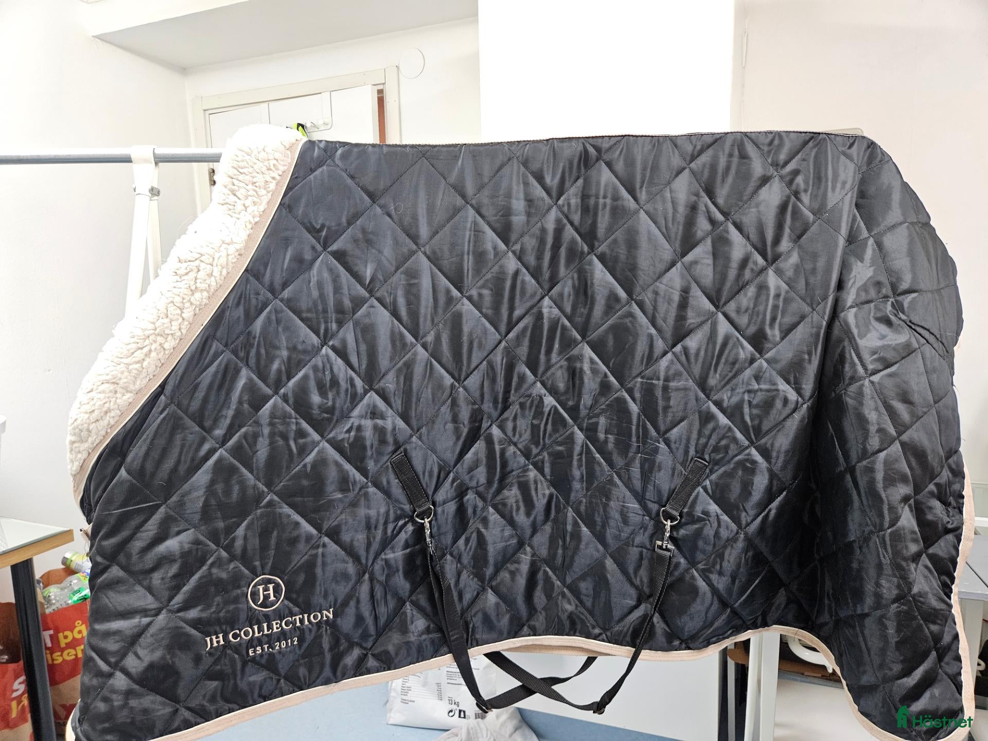 Täcken hästutrustning Svart stalltäcke JH Collection - Annons 18