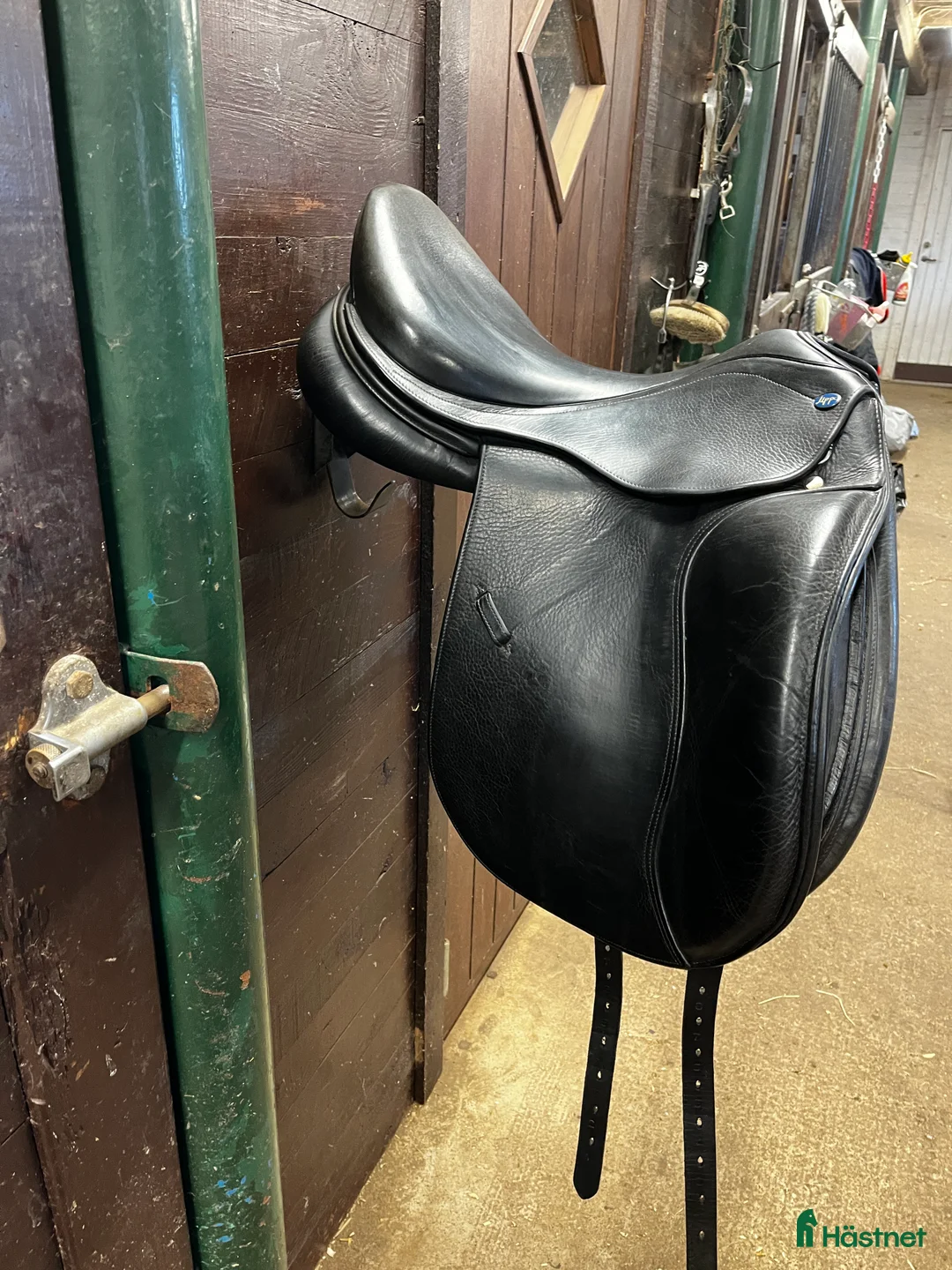 Sadlar hästutrustning till salu: Välvårdad Lippo Azzario Alto - Annons 2