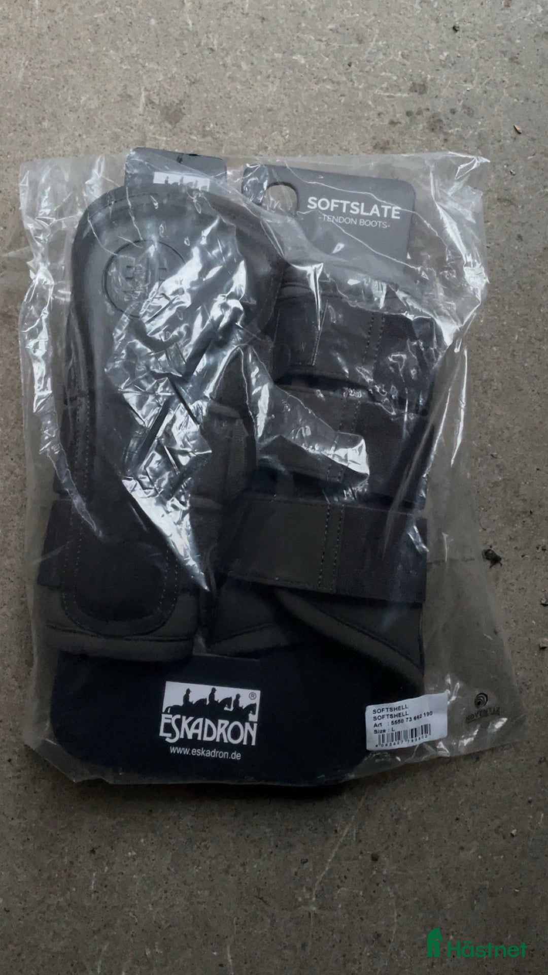 Benskydd hästutrustning till salu: Eskadron damasker  i Norrtälje - Annons 1