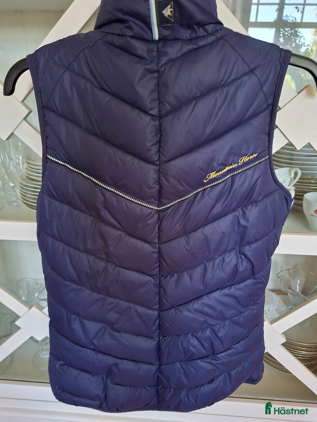 Jackor & Kavajer ryttarutrustning till salu: Mountain horse väst i Kallinge - Annons 2