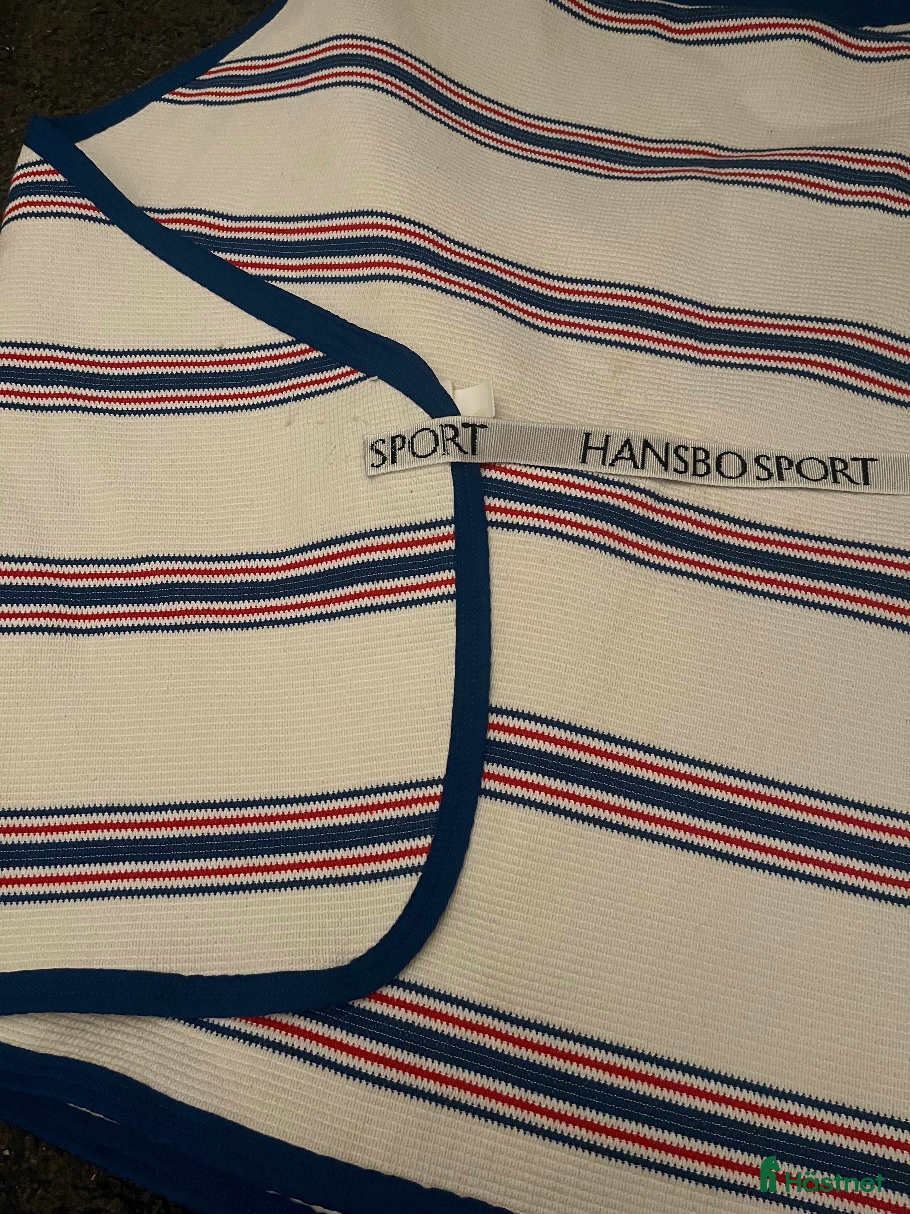 Täcken hästutrustning till salu: Hansbo svettäcke  i Kävlinge - Annons 1