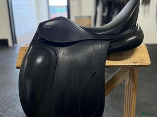 Sadlar hästutrustning till salu: REA 30% Ikonic Classic Dressyr i Knivsta - Annons 13