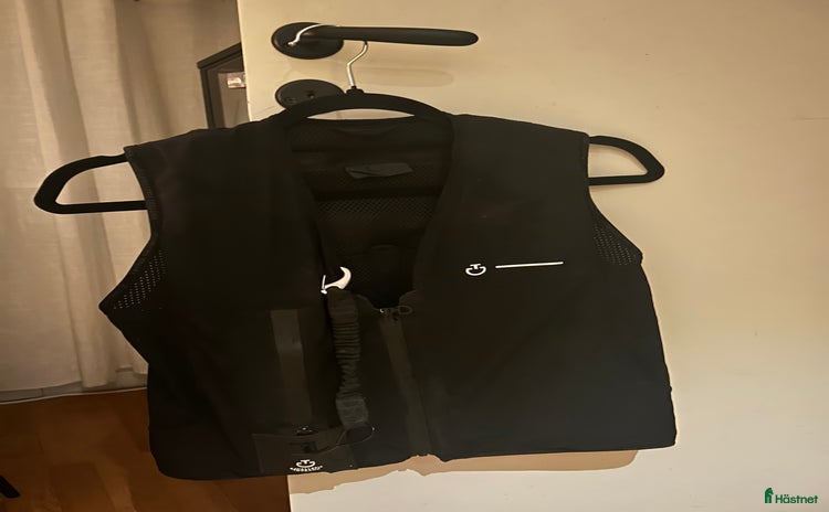 Säkerhetsvästar ryttarutrustning till salu i Gävle - Annons 12