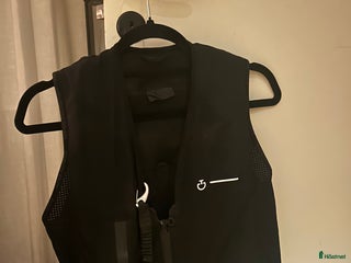 Säkerhetsvästar ryttarutrustning till salu: CT airbag i Gävle - Annons 17