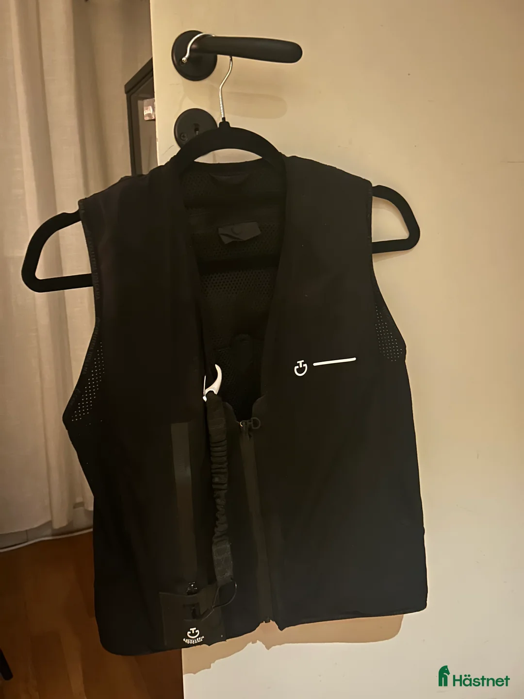 Säkerhetsvästar ryttarutrustning till salu: CT airbag i Gävle - Annons 1