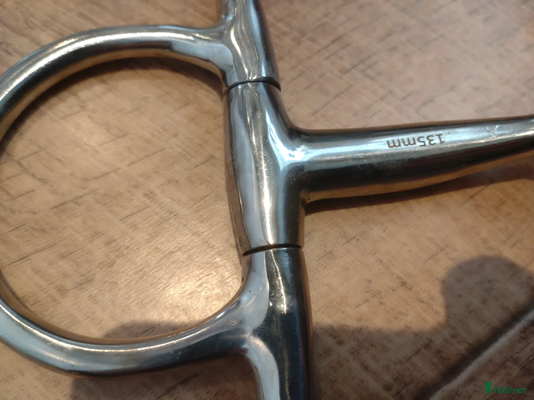 Bett hästutrustning till salu: Tränsbett med parerstänger stl 13,5 i Klippan - Annons 2