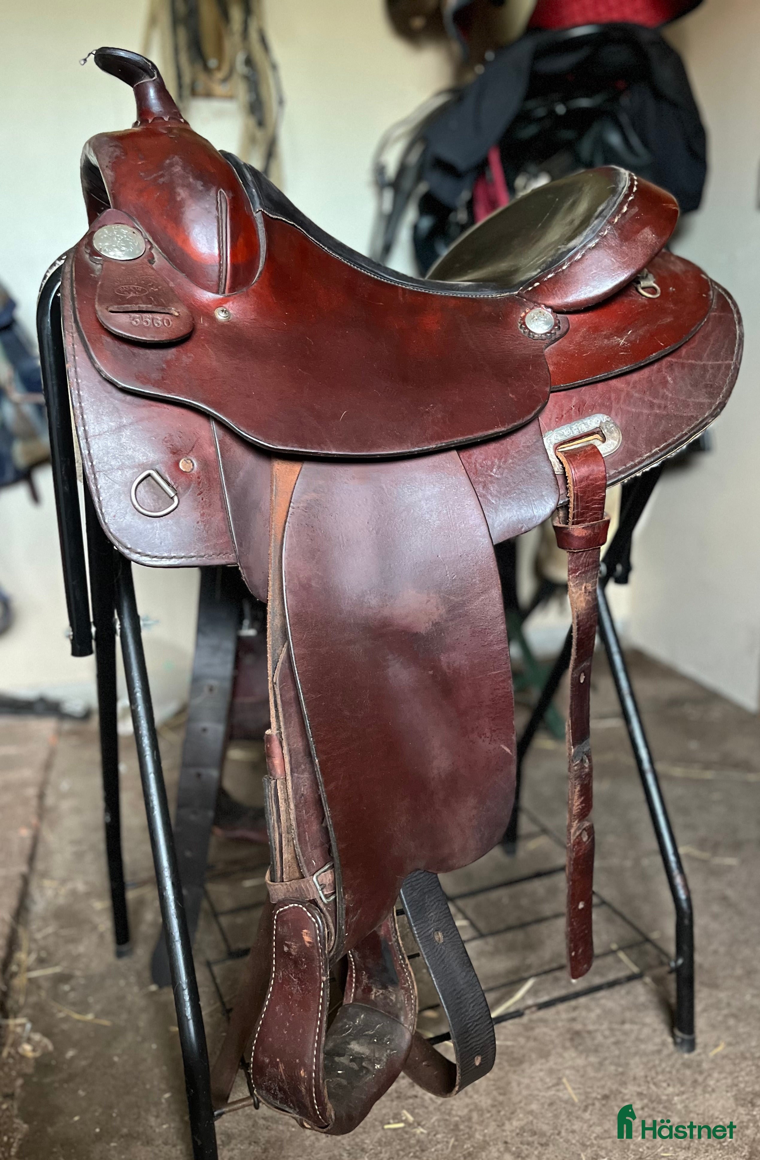 Sadlar hästutrustning till salu: Fin westernsadel säljes i Färjestaden - Annons 2