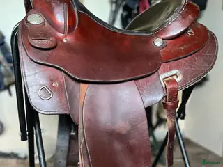 Sadlar hästutrustning till salu: Fin westernsadel säljes i Färjestaden - Annons 2