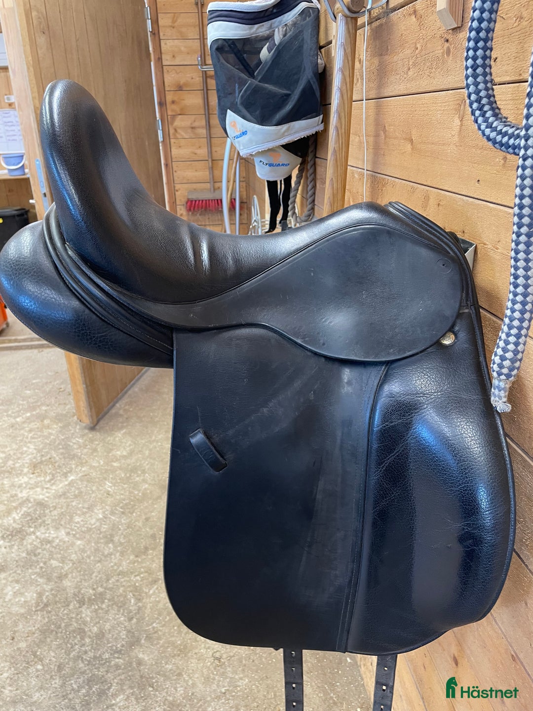 Sadlar hästutrustning till salu: Frank Baines Dressyrsadel  i Askersund - Annons 5