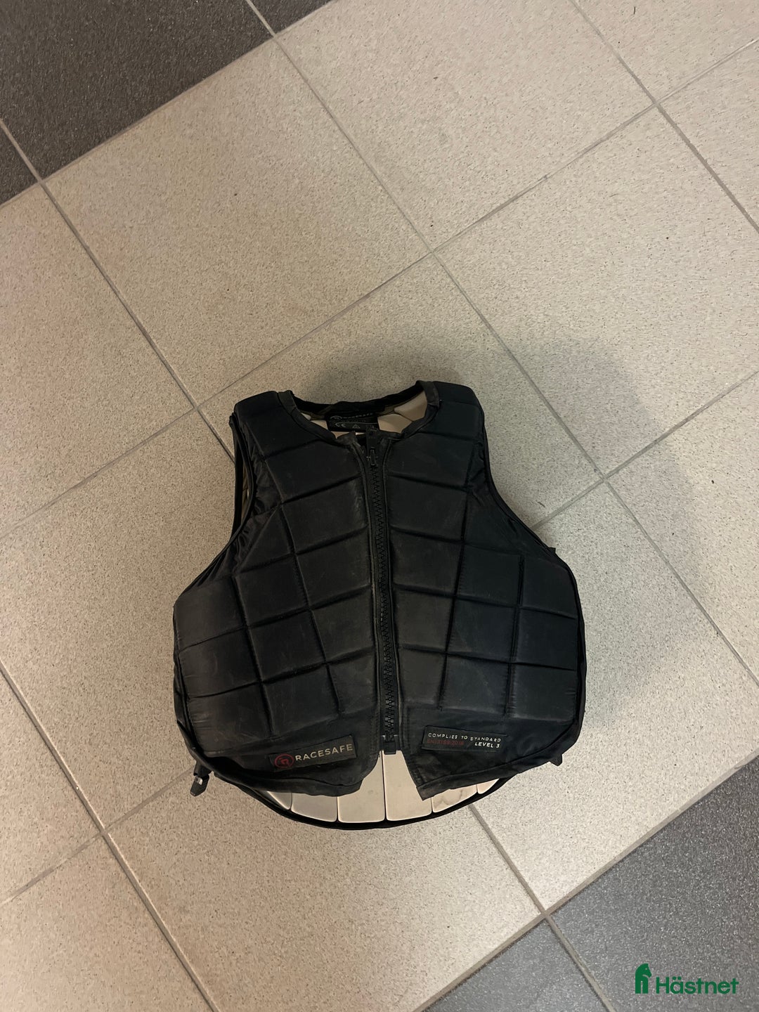 Säkerhetsvästar ryttarutrustning till salu: Säkerhetsväst i Södra Sunderbyn - Annons 2