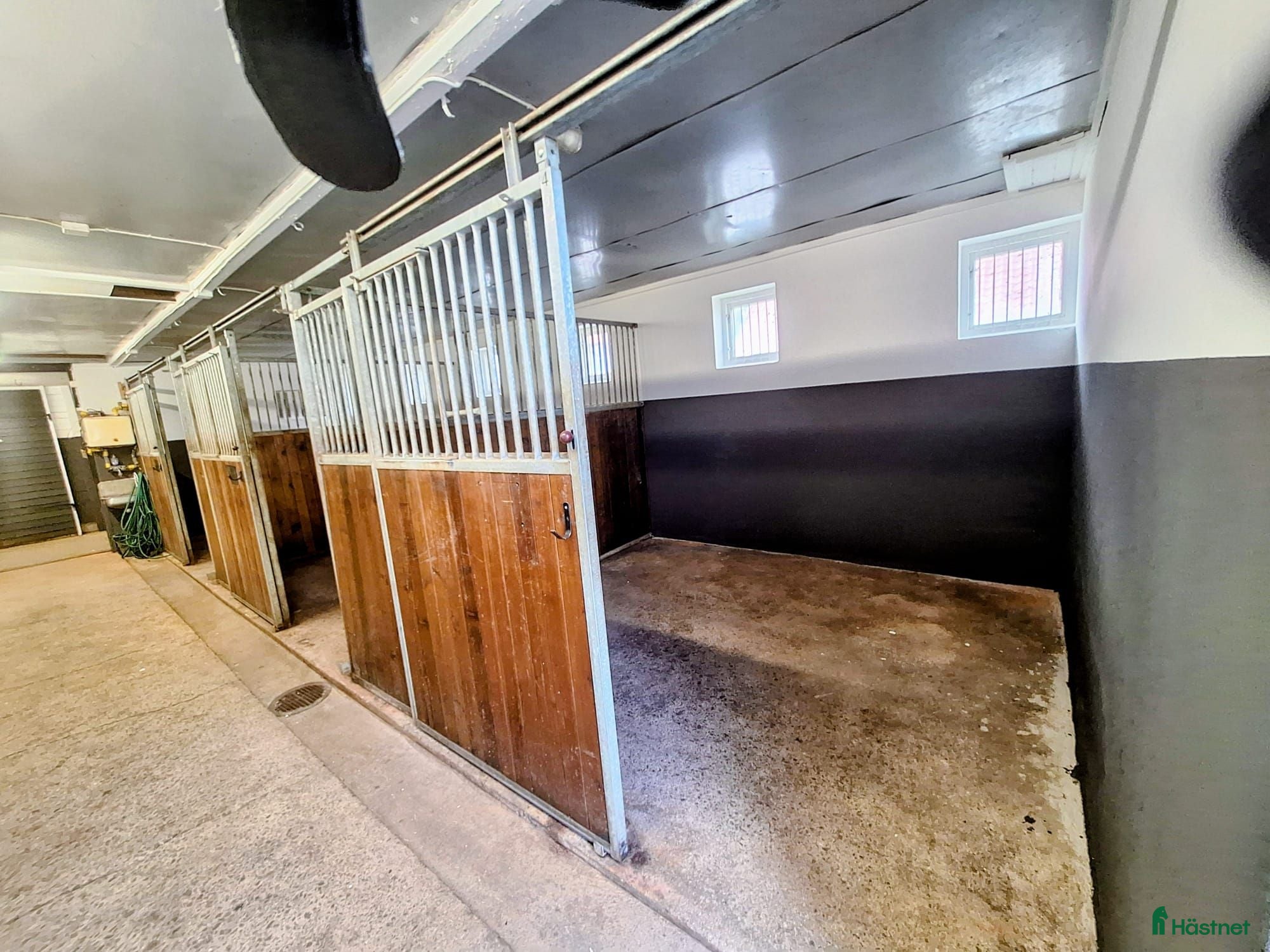  stallplats HELT STALL uthyres omgående i Märsta.   - Annons 2