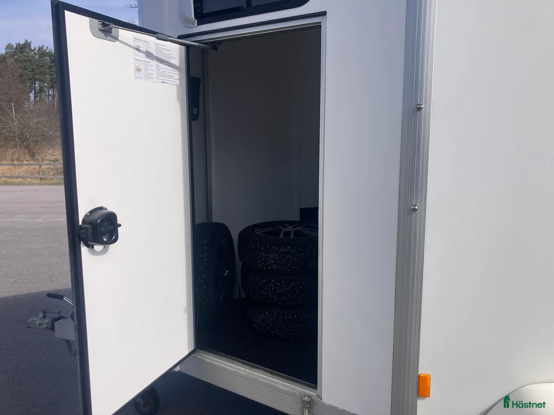 Hästtransporter  fordon & transport till salu: UME släp B35 - Annons 8