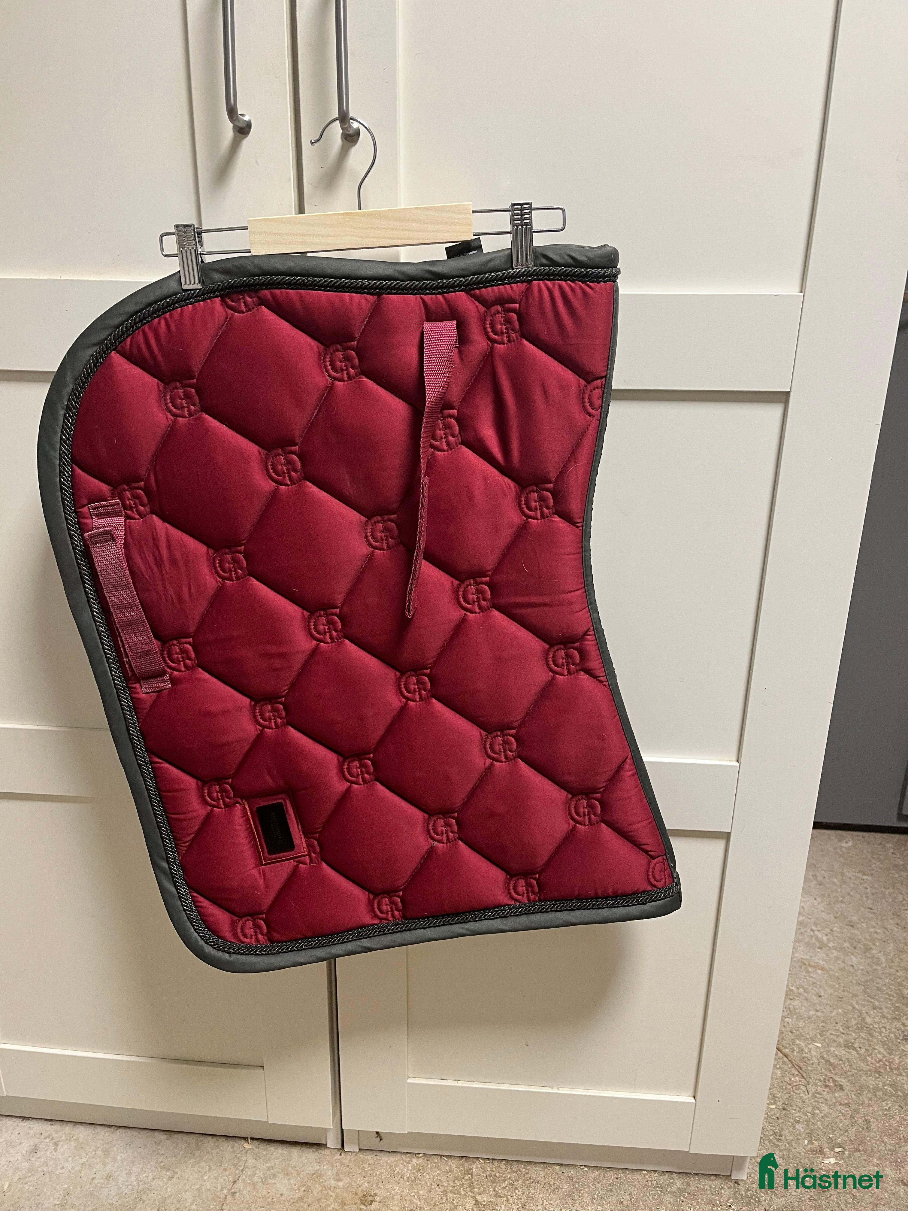 Schabrak & Vojlockar hästutrustning Rött equestrian Stockholm schabrak  i Haverdal - Annons 16