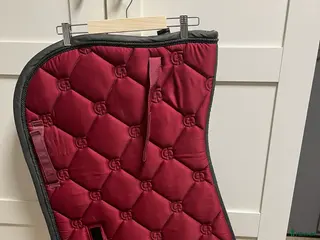 Schabrak & Vojlockar hästutrustning Rött equestrian Stockholm schabrak i Haverdal - Annons 16