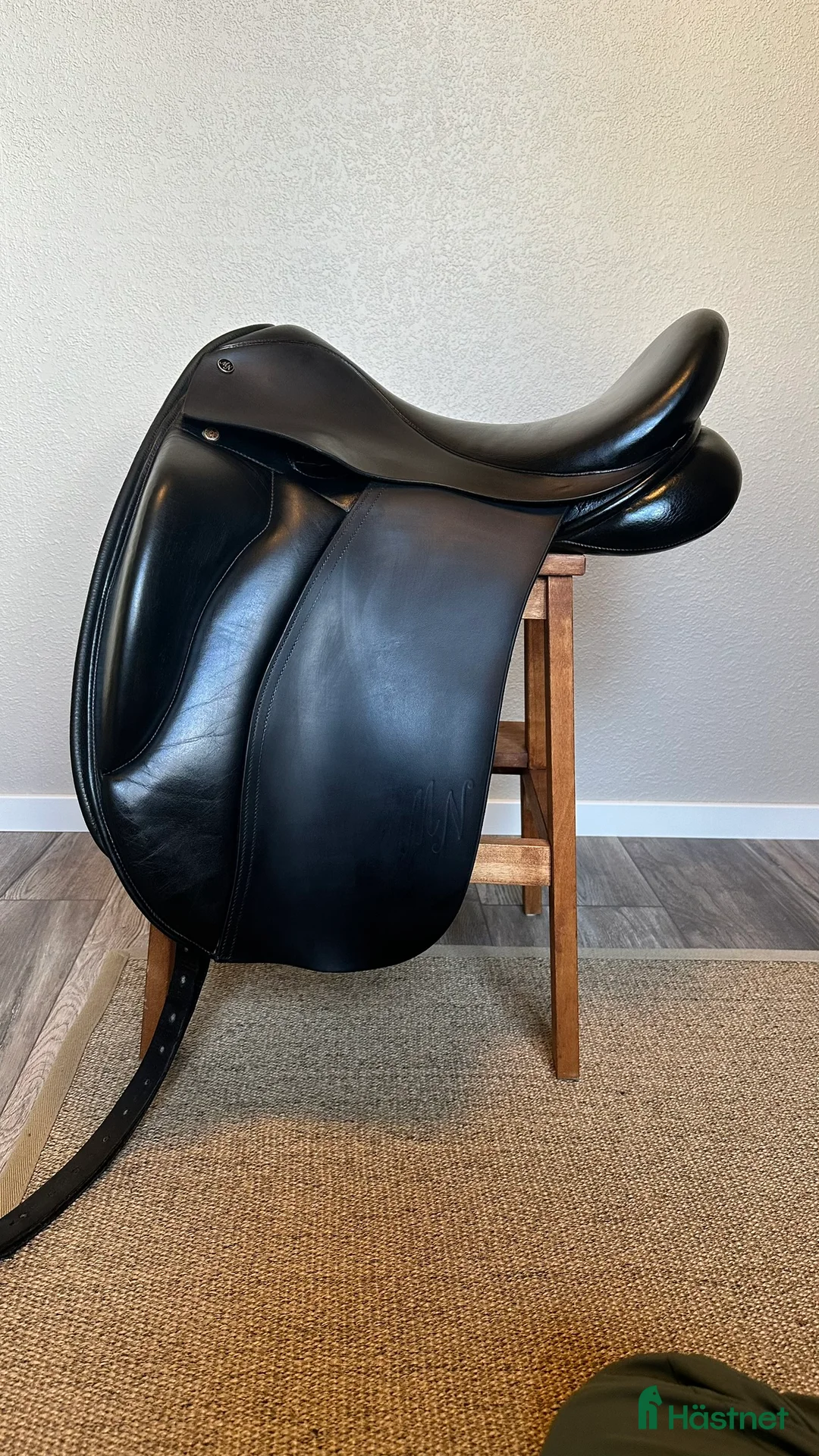 Sadlar hästutrustning till salu: Morris & Nolan Dressyrsadel - Annons 1