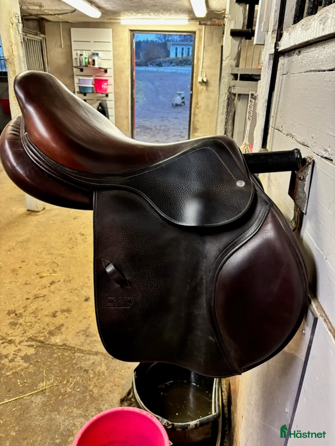 Sadlar hästutrustning till salu: Välvårdad CWD sadel 17 tum  - Annons 1