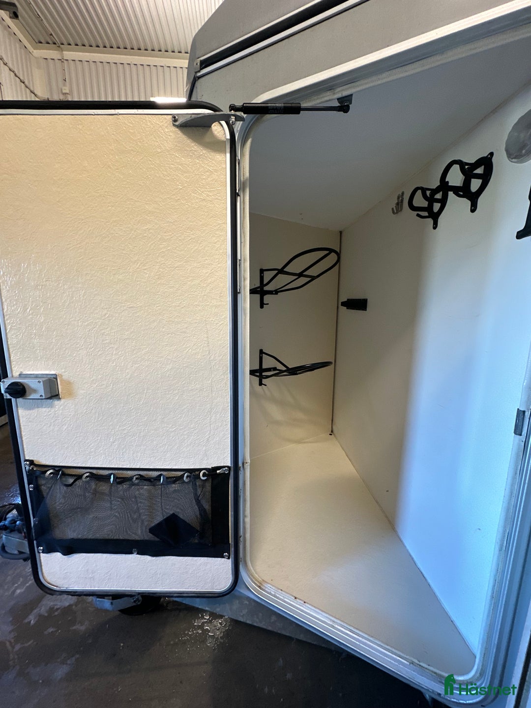 Hästtransporter  fordon & transport till salu: Thule Excellent årsmodell 2007 i Alunda - Annons 5