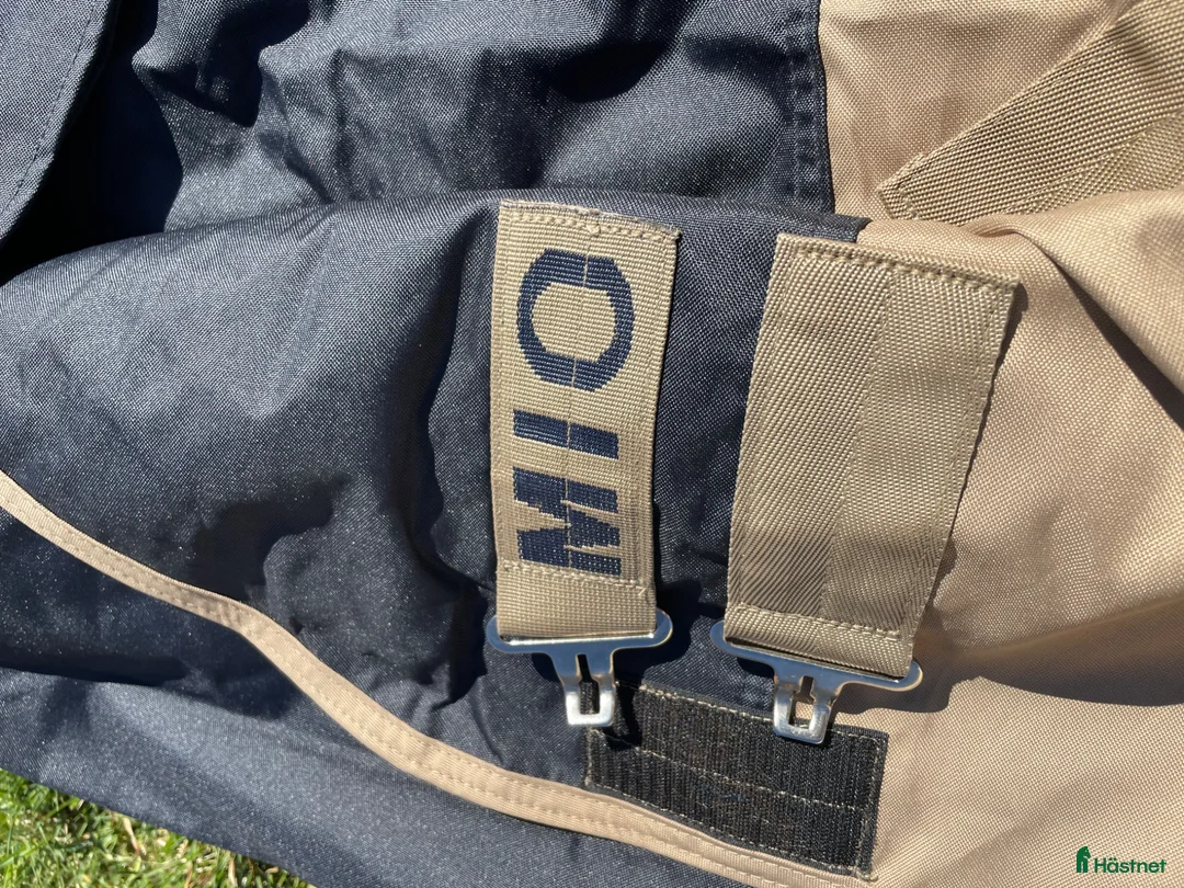 Täcken hästutrustning till salu: Amigo Mio regntäcke  - Annons 1
