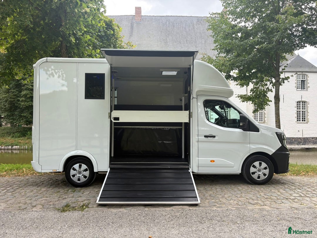 Hästlastbilar  fordon & transport till salu: Lehel 2 hästars classic  i Teckomatorp - Annons 4