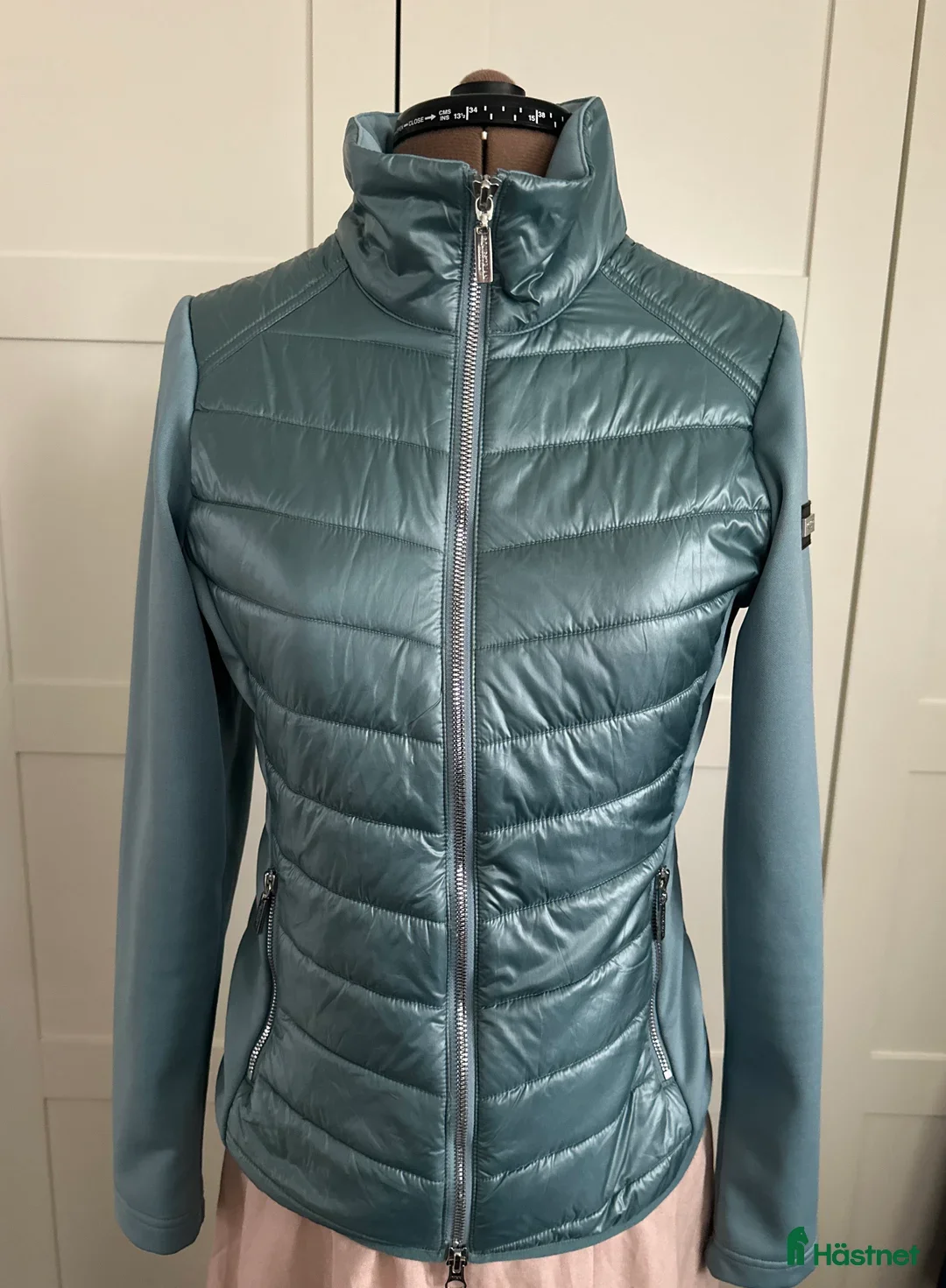 Jackor & Kavajer ryttarutrustning till salu: Equestrian Stockholm active performance jacket i Upplands Väsby - Annons 4