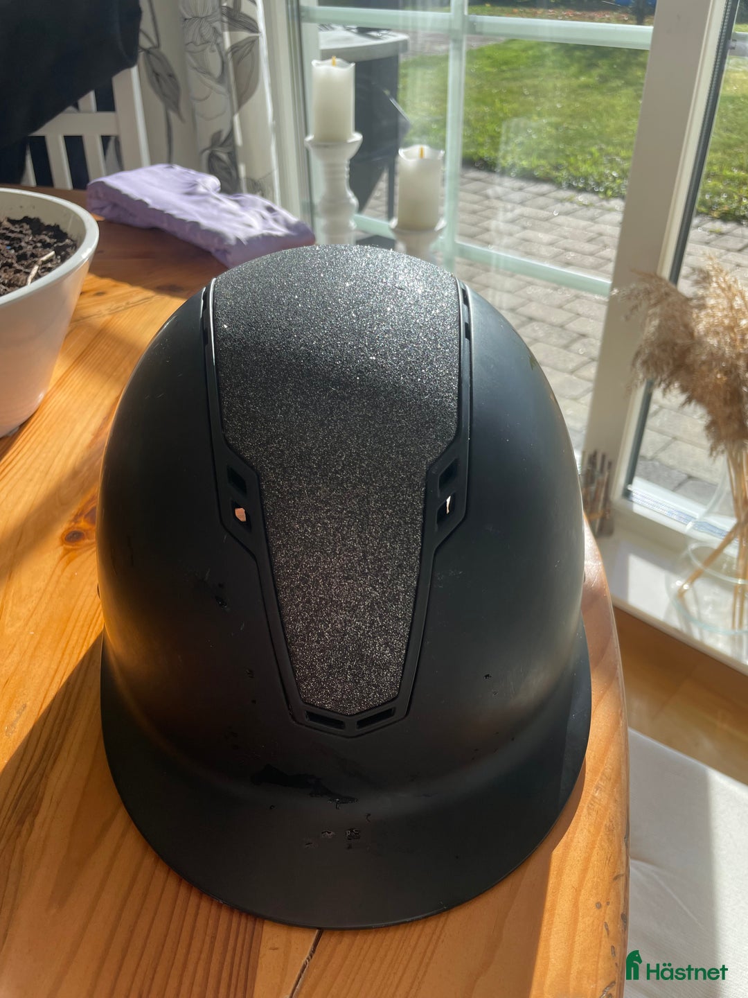 Hjälmar ryttarutrustning till salu: Fin ridhjälm i Svärtinge - Annons 2