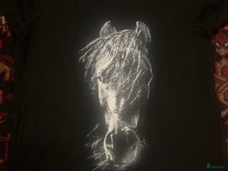 Jackor & Kavajer ryttarutrustning till salu: CRW tröja med hästtryck i Simlångsdalen - Annons 2