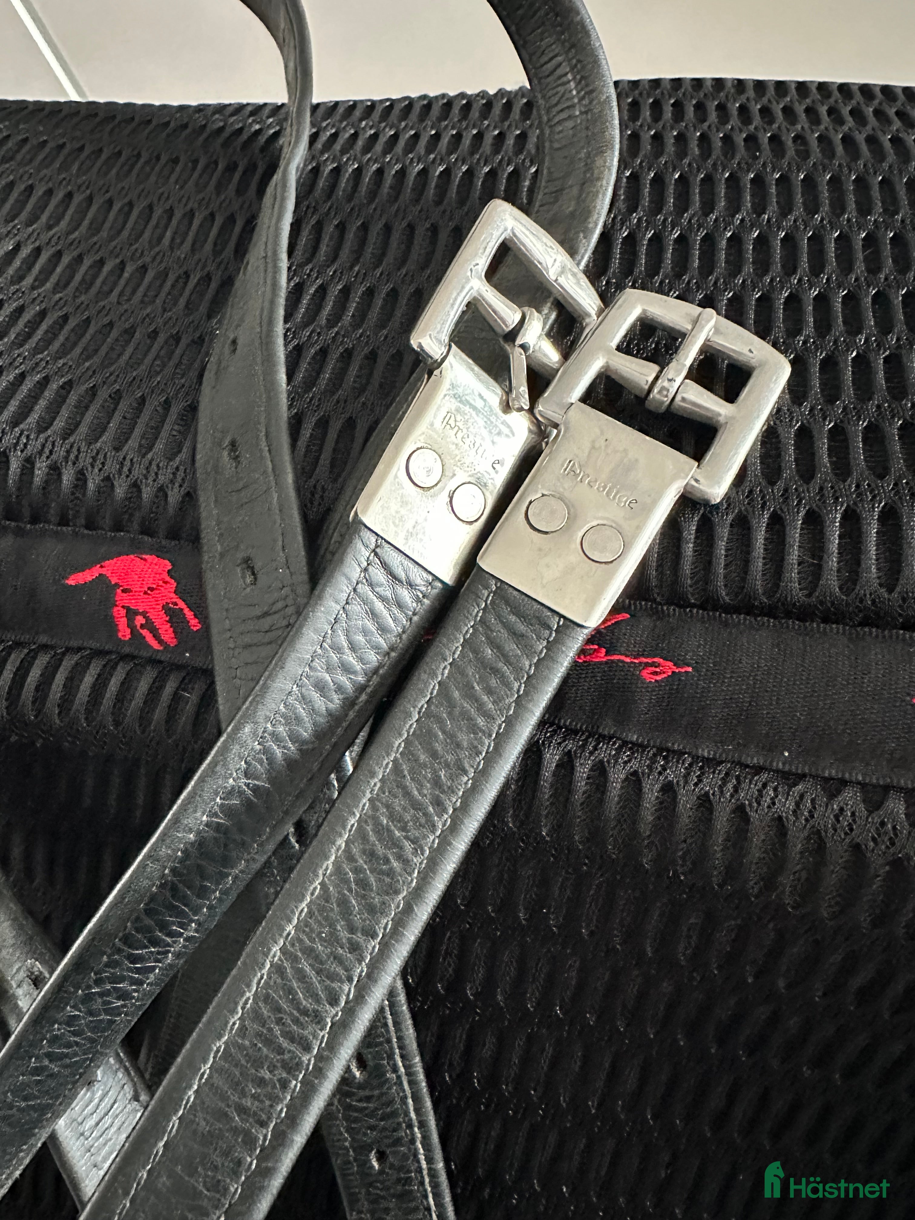 Sadeltillbehör hästutrustning till salu: Svarta stigläder 145cm i Västerås - Annons 22