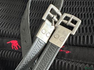 Sadeltillbehör hästutrustning till salu: Svarta stigläder 145cm i Västerås - Annons 3