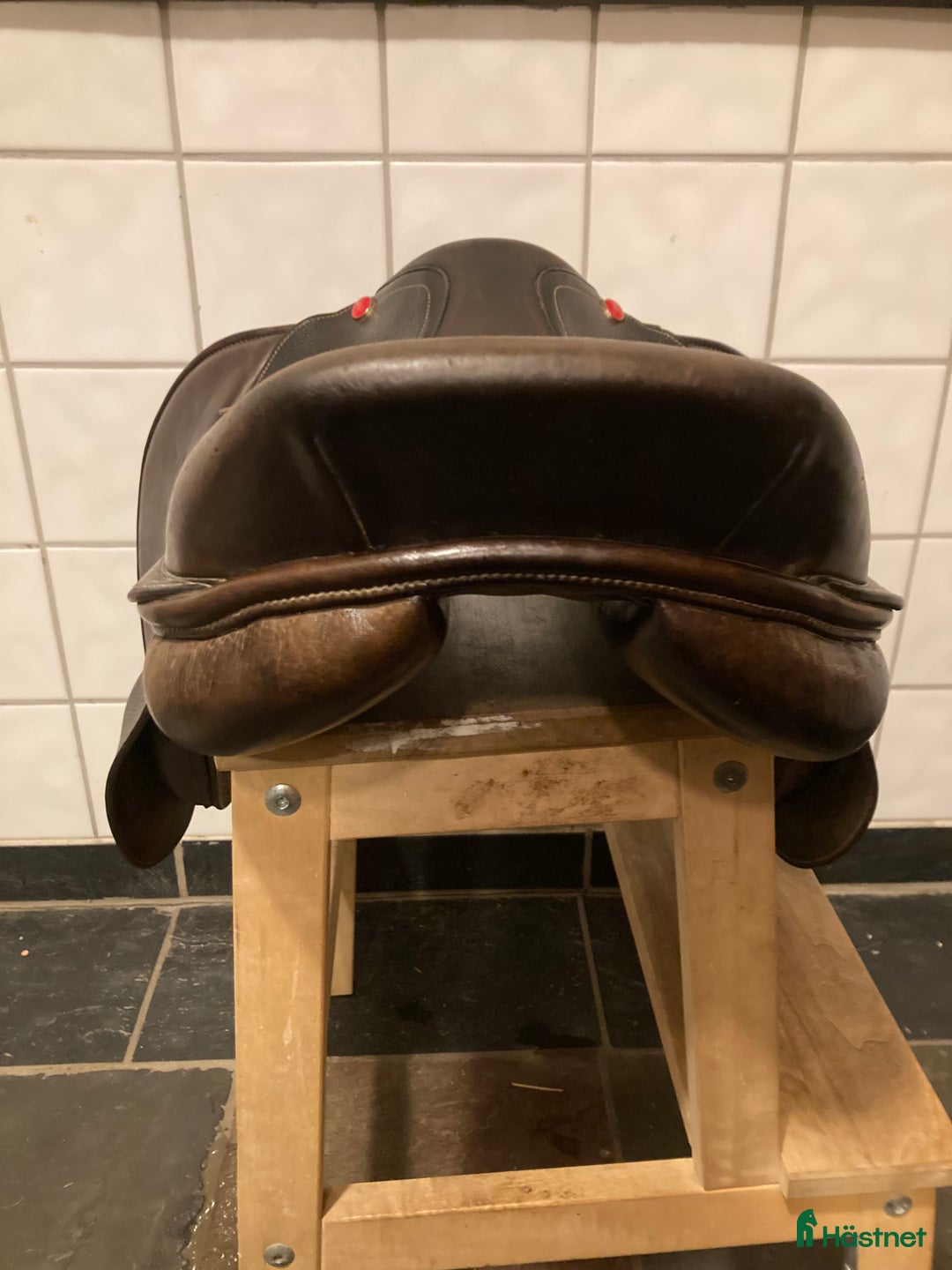 Sadlar hästutrustning till salu: Hoppsadel Knights Robin Hood 16” i Kågeröd - Annons 3