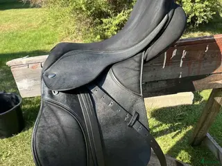 Sadlar hästutrustning Thorowgood sadel - Annons 1