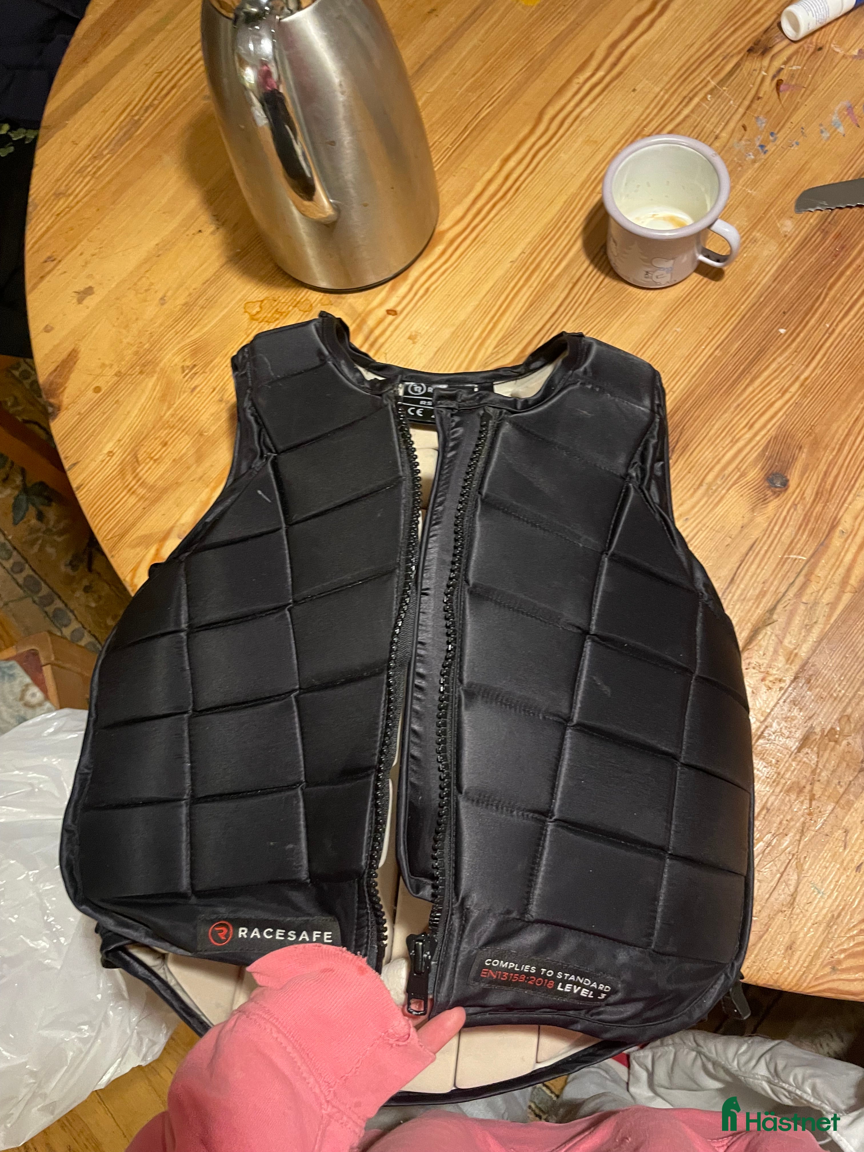 Säkerhetsvästar ryttarutrustning till salu: Racesafe väst barn  i Sjuntorp - Annons 7