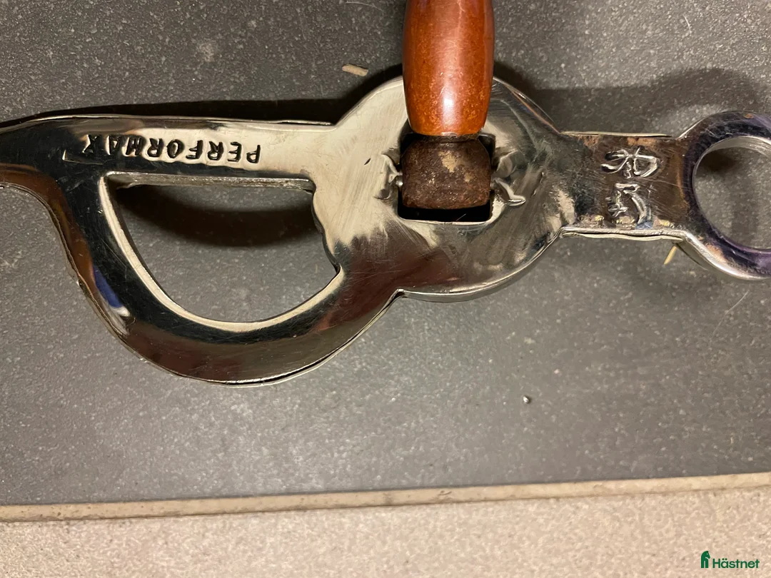 Bett hästutrustning till salu: Les Vogt western bett i Karlstad - Annons 3