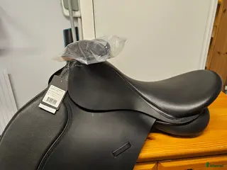 Sadlar hästutrustning Ny Fairfield allround sadel 17" - Annons 1