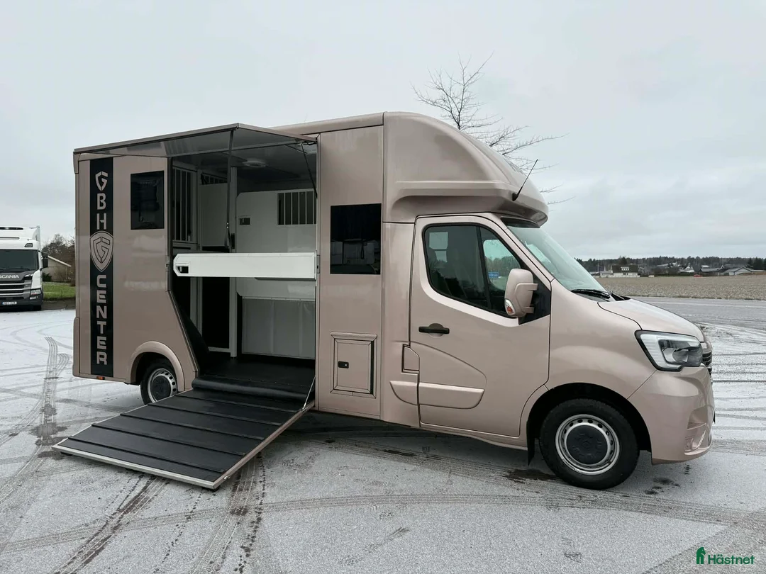 Hästlastbilar  fordon & transport till salu: HÄSTLASTBIL NORDIC HORSE 5 STUTERI *HÖG LASTVIKT* i Köping - Annons 5