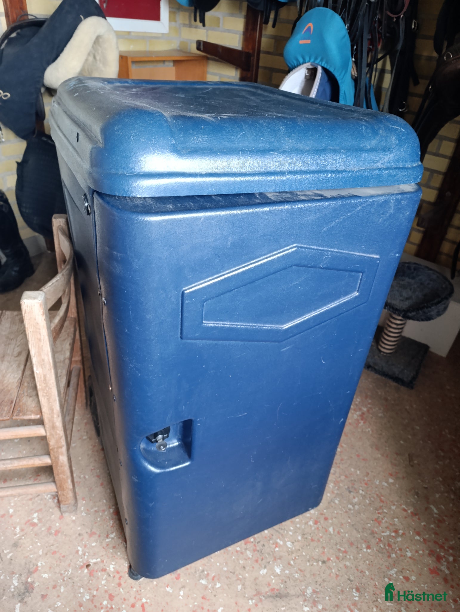 Stallinredning, stängsel & gård övrig utrustning till salu: Blått tävlingsskåp - Annons 3