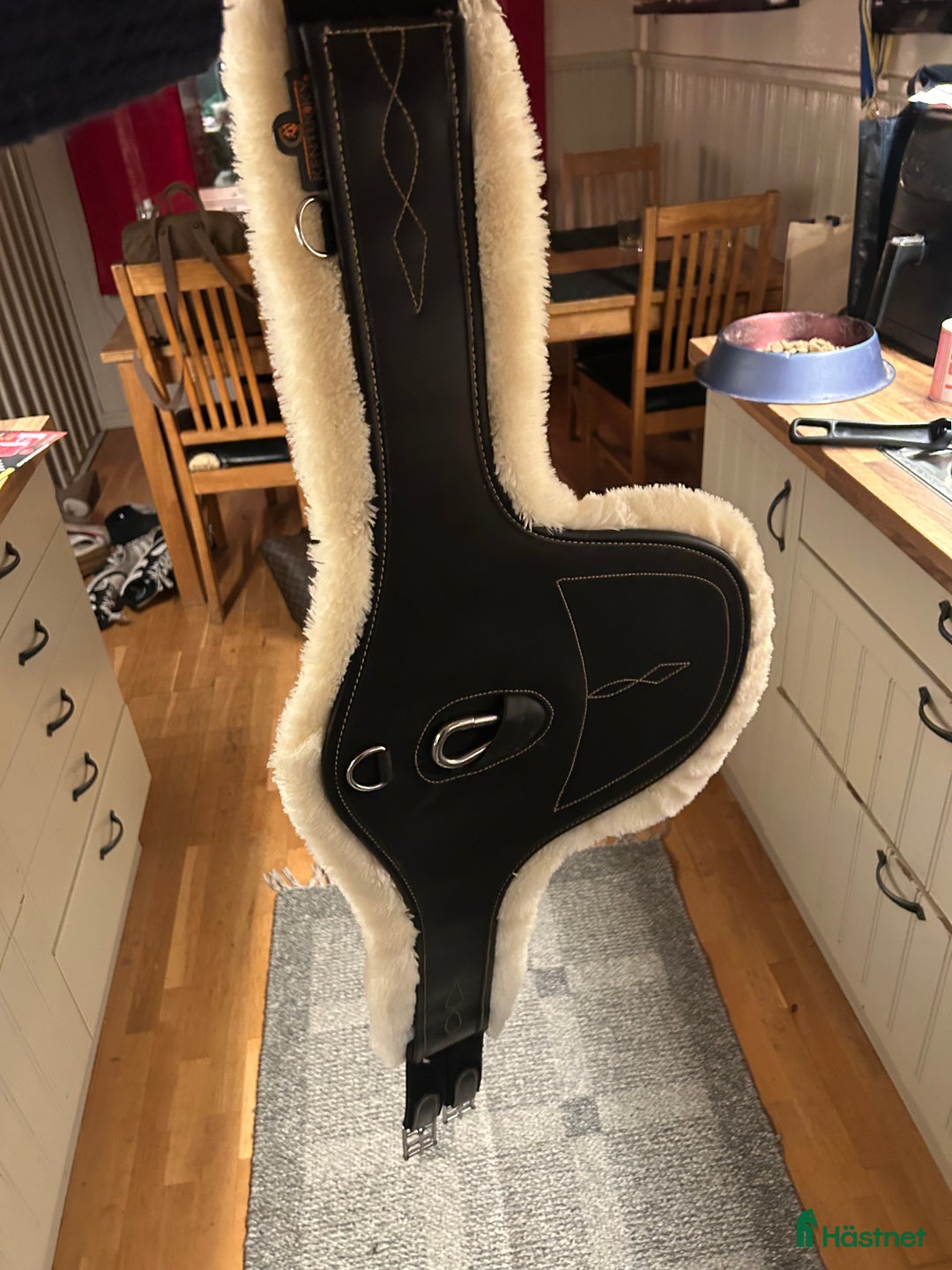 Sadeltillbehör hästutrustning till salu: Kentucky Magplatta nyskick i Gävle - Annons 2