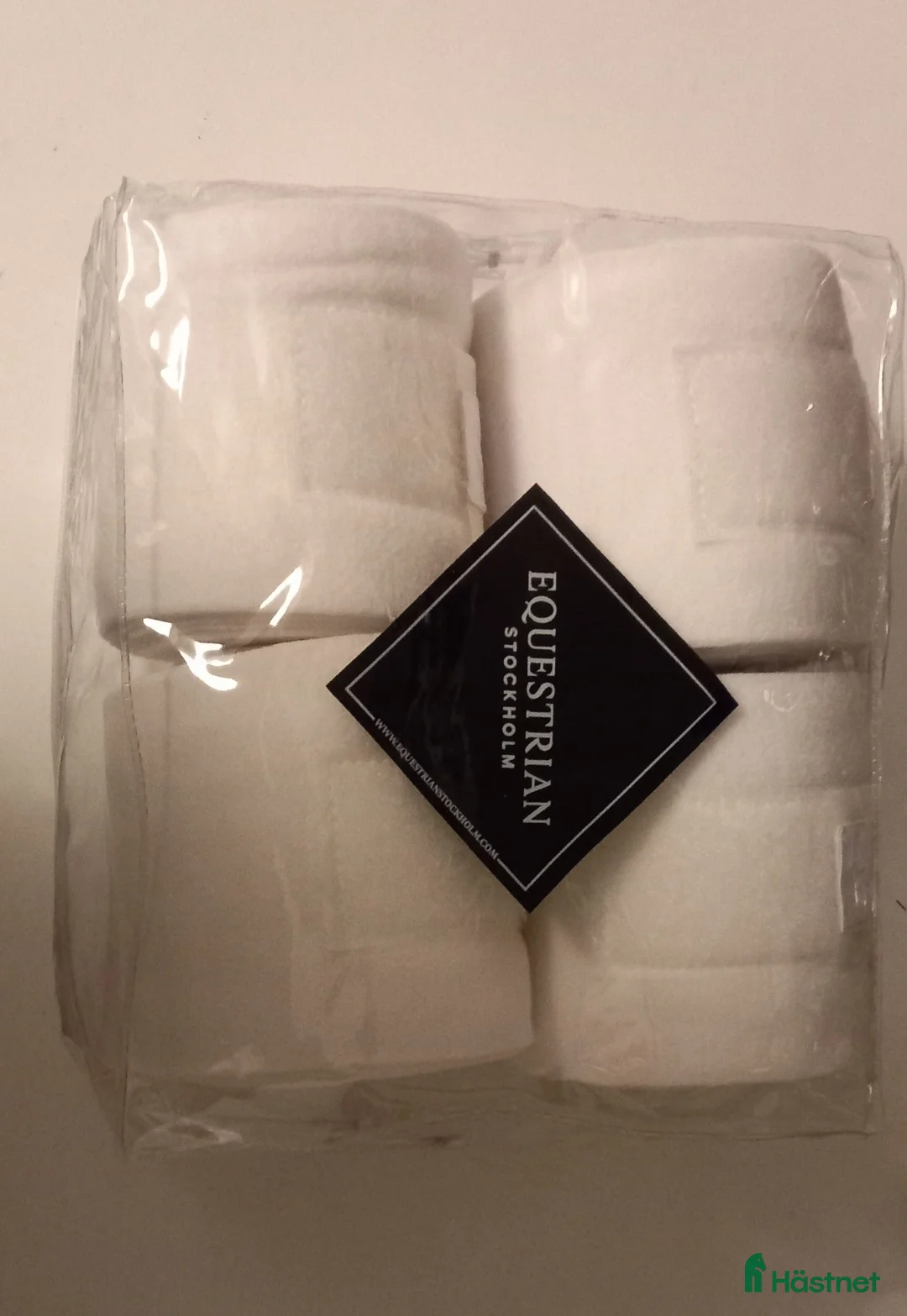 Benskydd hästutrustning till salu: Helt nya vita lindor i Kalmar - Annons 1